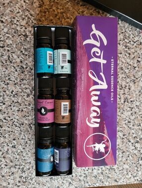 GetAway Essential Oils 6-Pack - Purple Box with Assorted Bottles